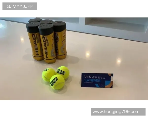 热销足球球星学生书包潮流设计兼具运动活力与学习实用功能